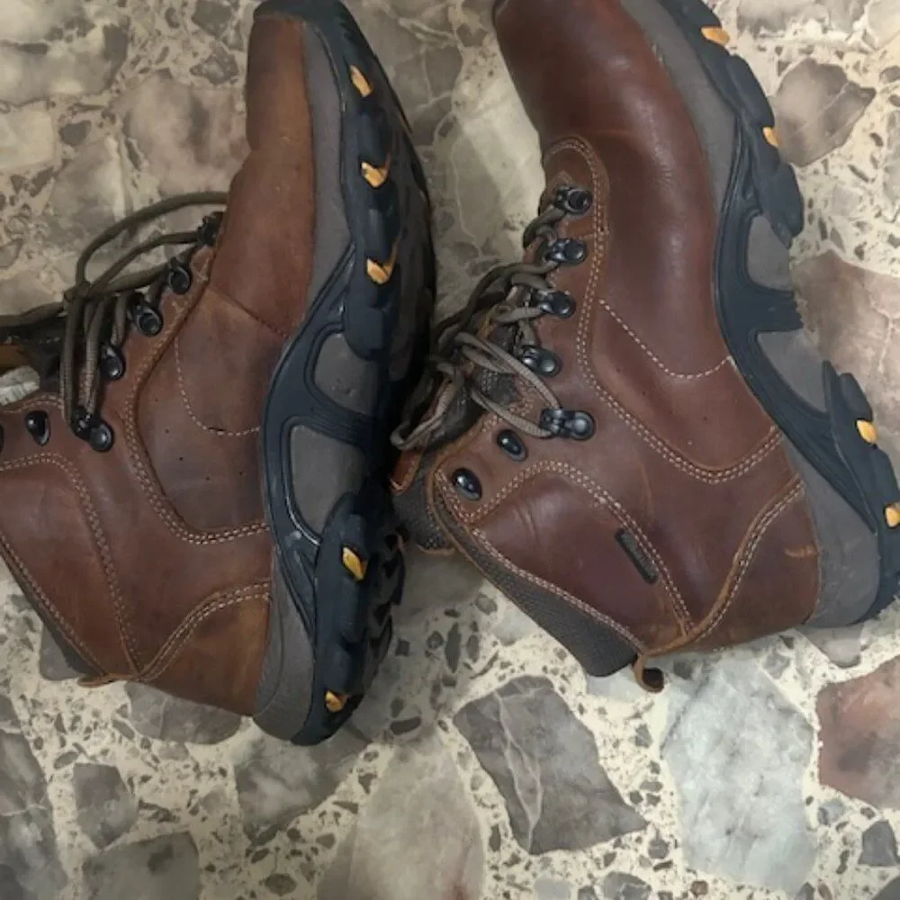 Bass Brown Ontario Waterproof Hiking boots, size 10.5